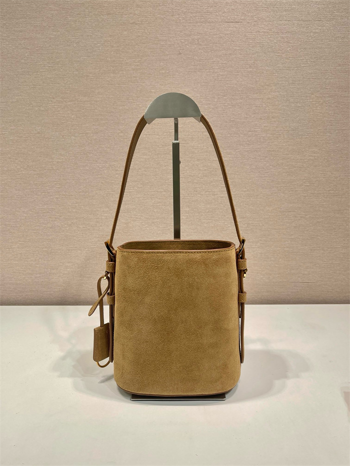 PRADA 프라다 스웨이드 스몰 버킷백 1BE078A 2024/신상