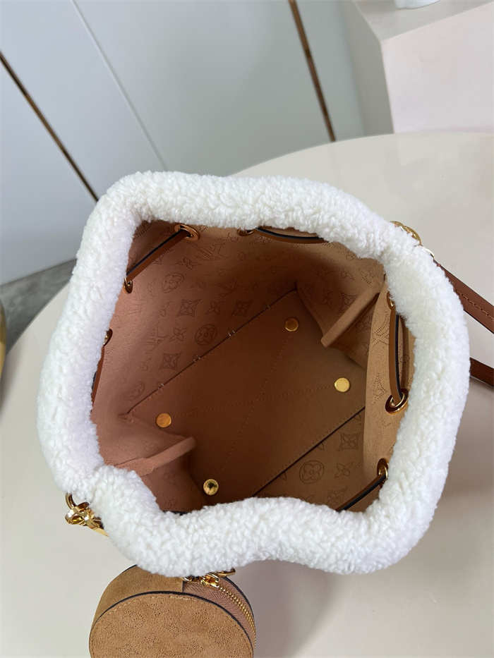 LOUIS VUITTON 루이비통 벨라 버킷백 M57068 2024/신상
