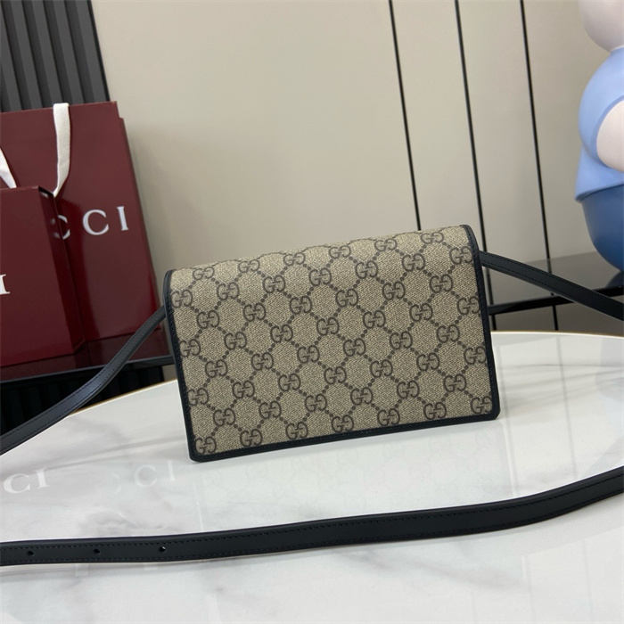 GUCCI 구찌 GG 엠블럼 슈퍼 미니 숄더백 ‎820688 2024/신상