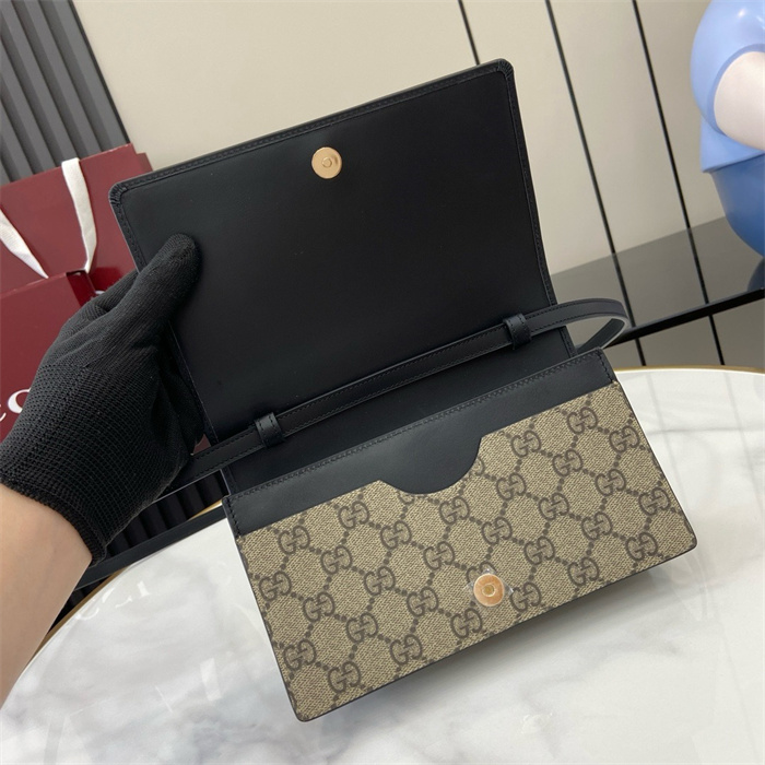 GUCCI 구찌 GG 엠블럼 슈퍼 미니 숄더백 ‎820688 2024/신상
