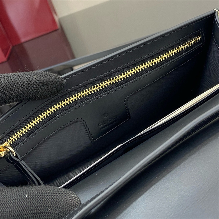 GUCCI 구찌 GG 엠블럼 슈퍼 미니 숄더백 ‎820688 2024/신상