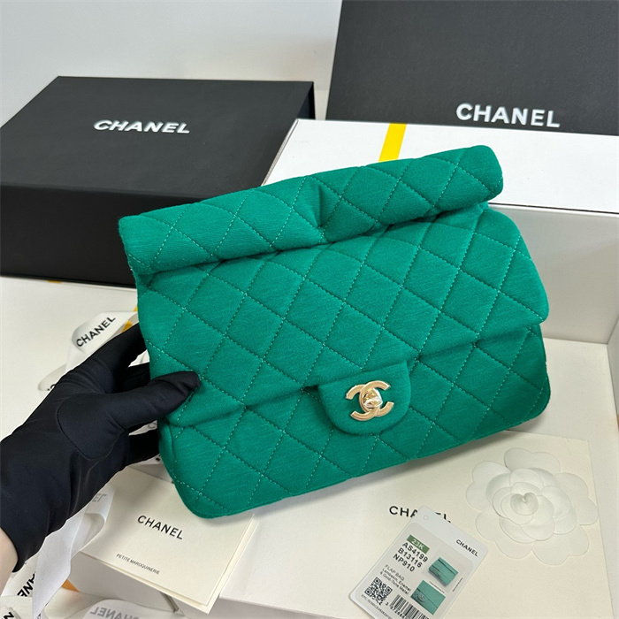 CHANEL 샤넬 플랩 클러치백 AS4199