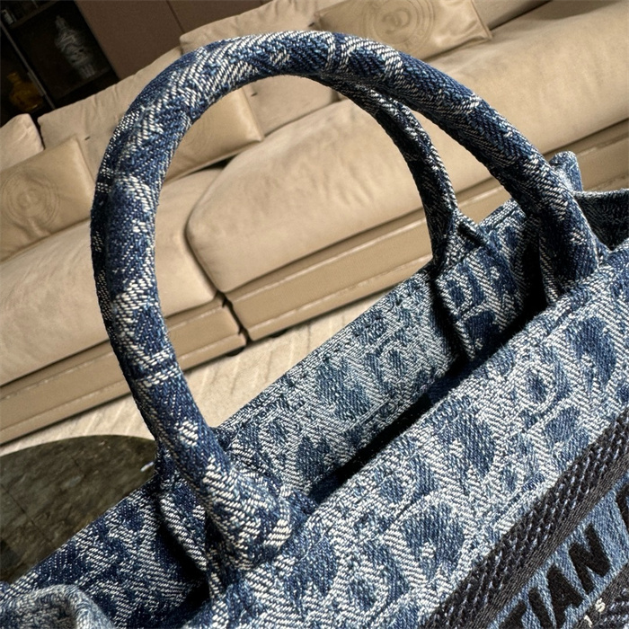 DIOR 디올 미니 북 토트백 D3184 2024/신상