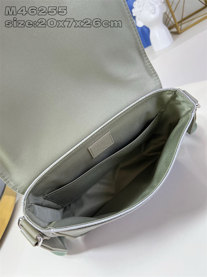 LOUIS VUITTON 루이비통 디스트릭트 크로스백 PM M11593 2024/신상
