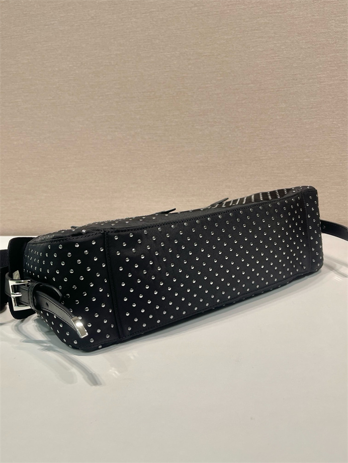 PRADA 프라다 스투디드 리나일론 숄더백 1BC236 2024/신상