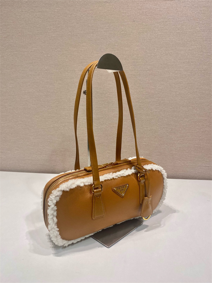 PRADA 프라다 미디움 시어링 레더 토트백 1BB124 2024/신상