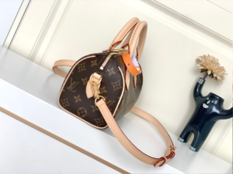 LOUIS VUITTON 루이비통 모노그램 반둘리에 키폴 20