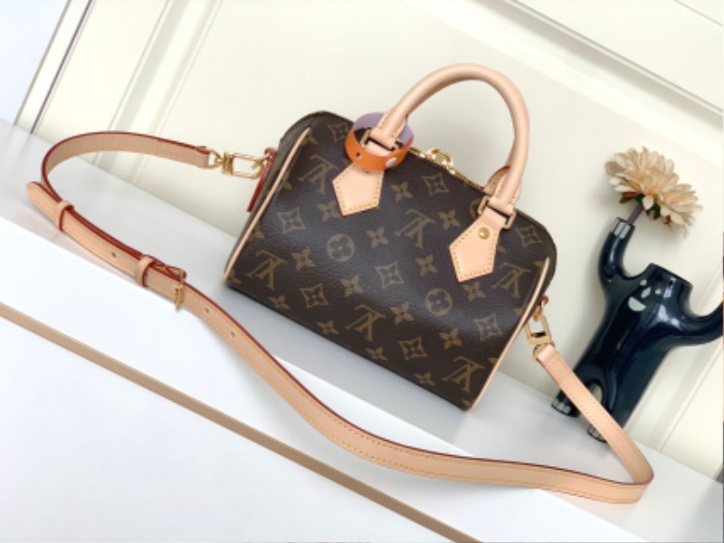 LOUIS VUITTON 루이비통 모노그램 반둘리에 키폴 20