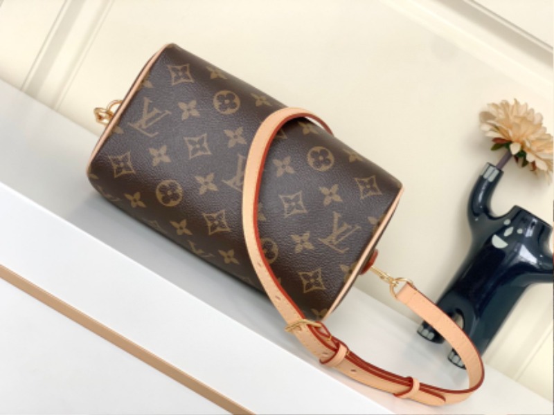 LOUIS VUITTON 루이비통 모노그램 반둘리에 키폴 20