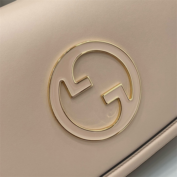 GUCCI 구찌 블론디 미디엄 탑 핸들백 815719 2024/신상