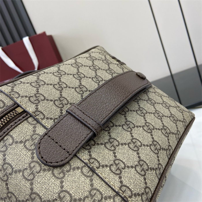 GUCCI 구찌 GG 슈프림 미디엄 파우치백 811489 2024/신상
