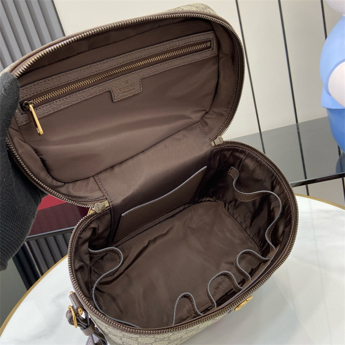 GUCCI 구찌 GG 슈프림 미디엄 파우치백 811489 2024/신상