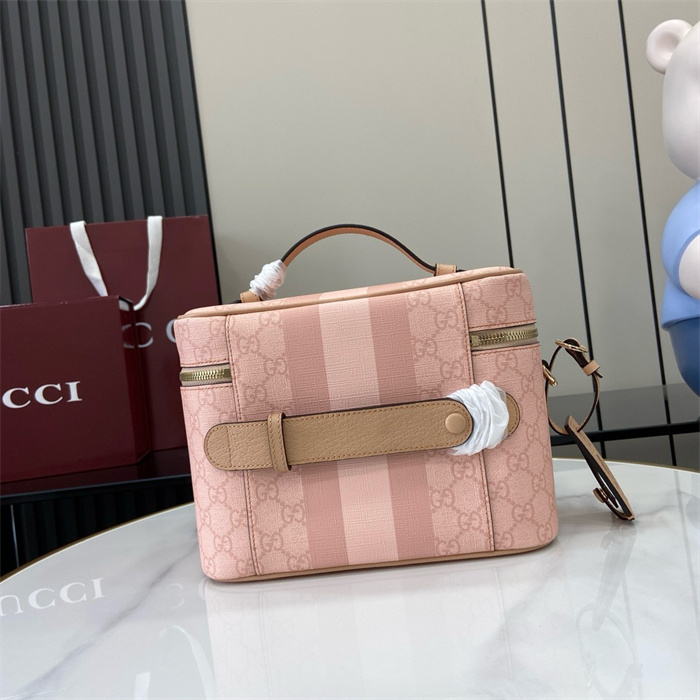 GUCCI 구찌 GG 슈프림 미디엄 파우치백 811489 2024/신상 2COLOR