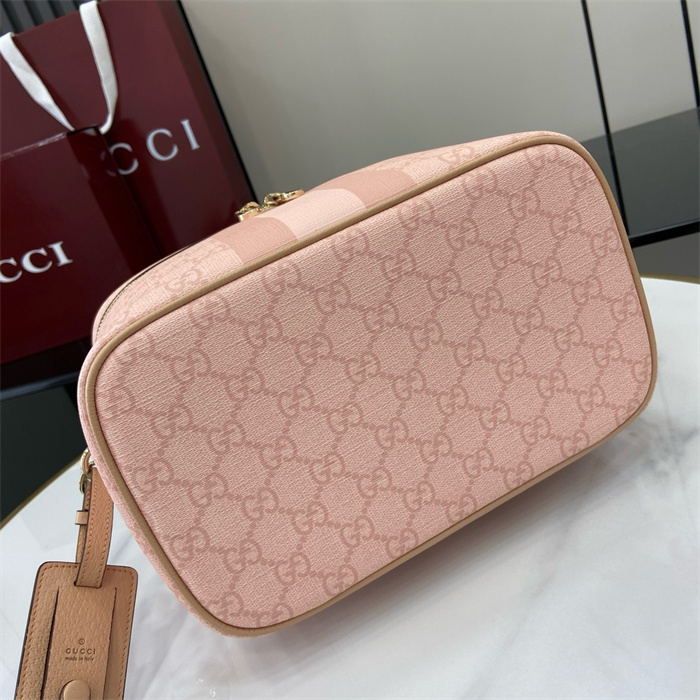 GUCCI 구찌 GG 슈프림 미디엄 파우치백 811489 2024/신상 2COLOR