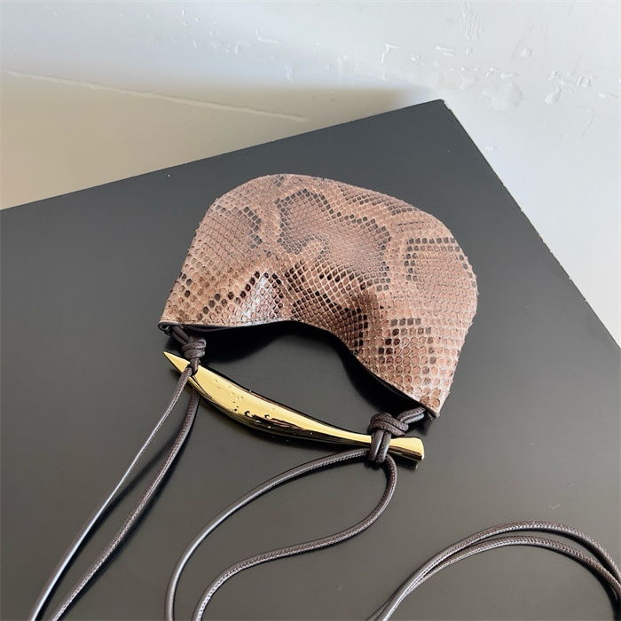 BOTTEGA VENETA 보테가베네타 사르딘 미니 숄더백 794920 2024/신상