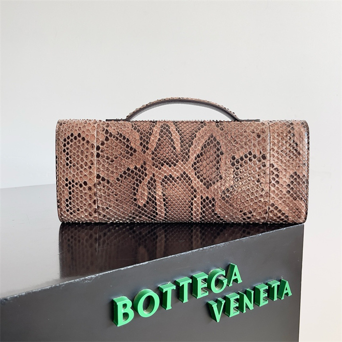 BOTTEGA VENETA 보테가베네타 안디아모 롱 핸들 클러치 크로스백 794945 2024/신상