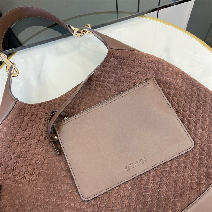 GUCCI 구찌 보디 미디엄 숄더백 815924 2024/신상