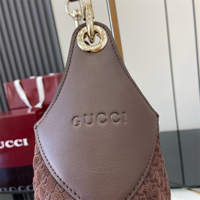 GUCCI 구찌 보디 미디엄 숄더백 815924 2024/신상