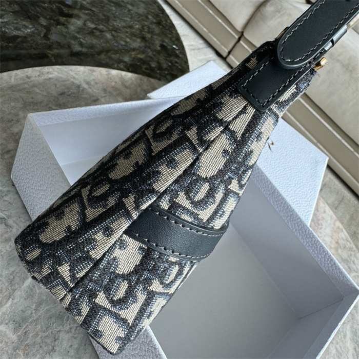 DIOR 디올 몽테뉴 미니 숄더백 M6155 2024/신상
