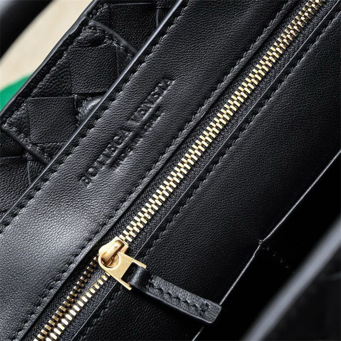 BOTTEGA VENETA 보테가베네타 안디아모 미디엄 토트백 84630 2024/신상
