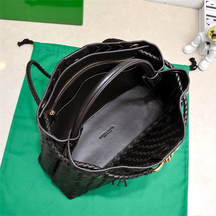 BOTTEGA VENETA 보테가베네타 안디아모 미디엄 토트백 84630 2024/신상