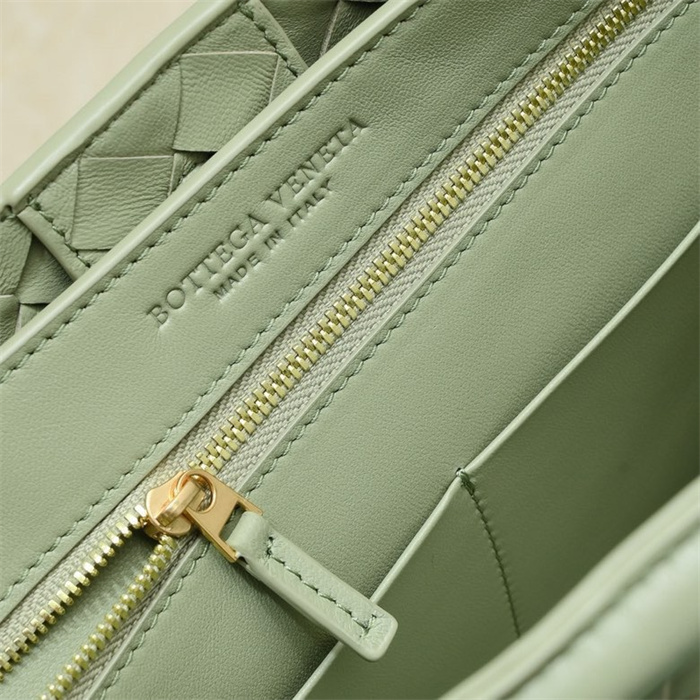 BOTTEGA VENETA 보테가베네타 안디아모 미디엄 토트백 84630 2024/신상