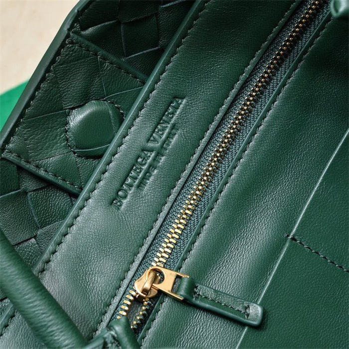BOTTEGA VENETA 보테가베네타 안디아모 미디엄 토트백 84630 2024/신상