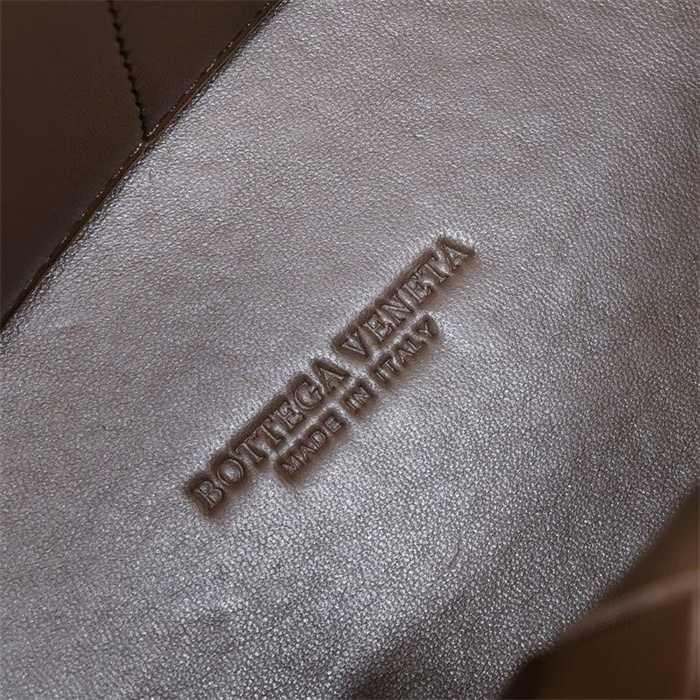 BOTTEGA VENETA 보테가베네타 안디아모 미디엄 토트백 84630 2024/신상