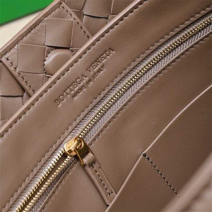 BOTTEGA VENETA 보테가베네타 안디아모 미디엄 토트백 84630 2024/신상