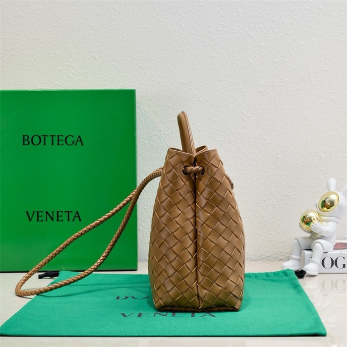 BOTTEGA VENETA 보테가베네타 안디아모 미디엄 토트백 84630 2024/신상