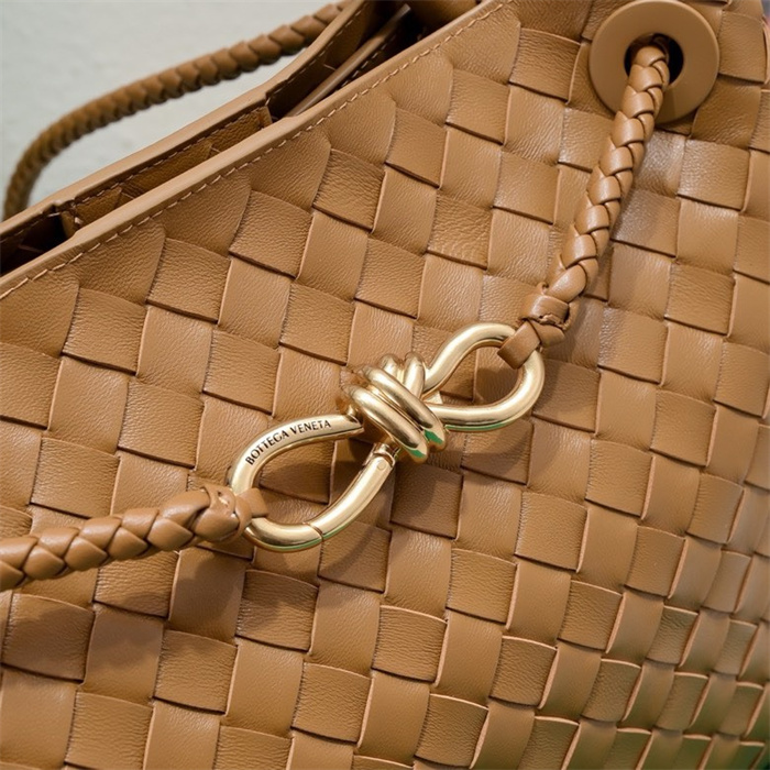 BOTTEGA VENETA 보테가베네타 안디아모 미디엄 토트백 84630 2024/신상