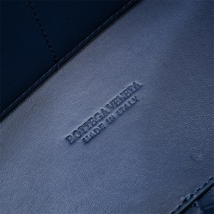 BOTTEGA VENETA 보테가베네타 안디아모 미디엄 토트백 84630 2024/신상