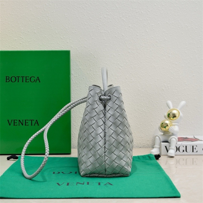 BOTTEGA VENETA 보테가베네타 안디아모 미디엄 토트백 84630 2024/신상
