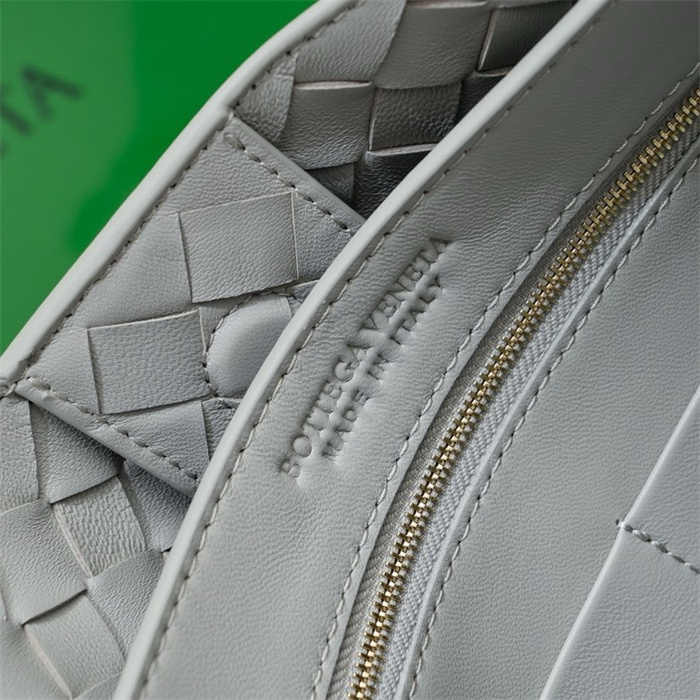 BOTTEGA VENETA 보테가베네타 안디아모 미디엄 토트백 84630 2024/신상