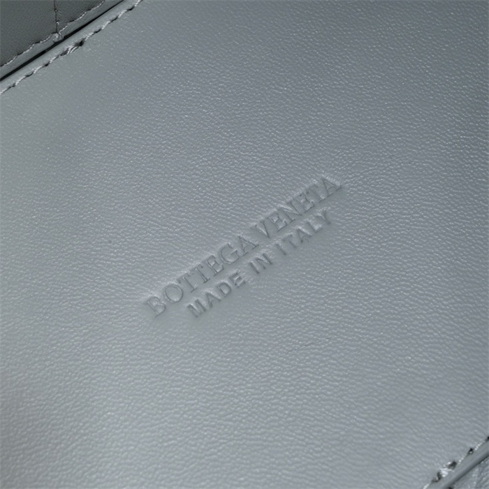 BOTTEGA VENETA 보테가베네타 안디아모 미디엄 토트백 84630 2024/신상