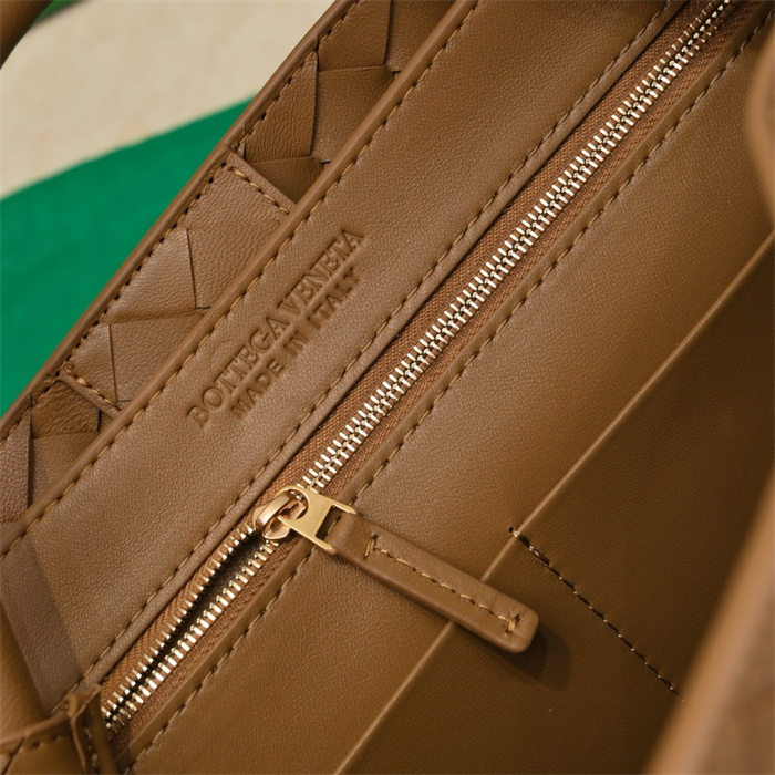 BOTTEGA VENETA 보테가베네타 안디아모 미디엄 토트백 84630 2024/신상
