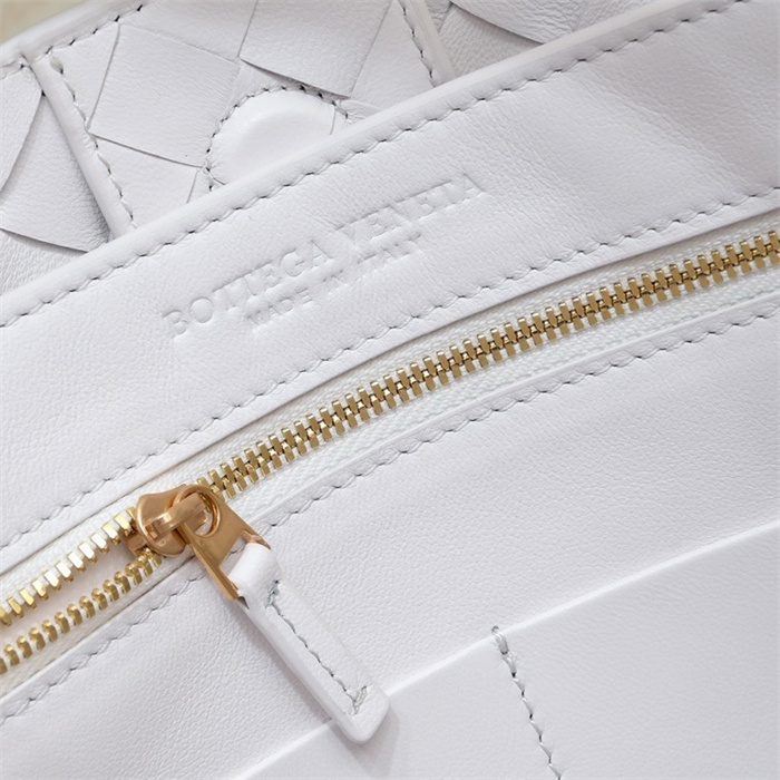 BOTTEGA VENETA 보테가베네타 안디아모 미디엄 토트백 84630 2024/신상