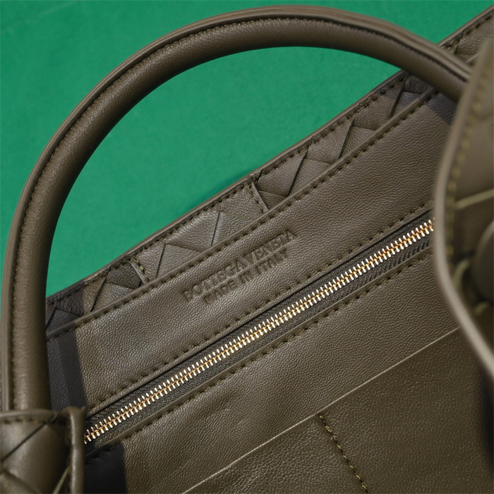 BOTTEGA VENETA 보테가베네타 안디아모 미디엄 토트백 84630 2024/신상