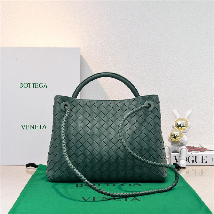 BOTTEGA VENETA 보테가베네타 안디아모 미디엄 토트백 84630 2024/신상