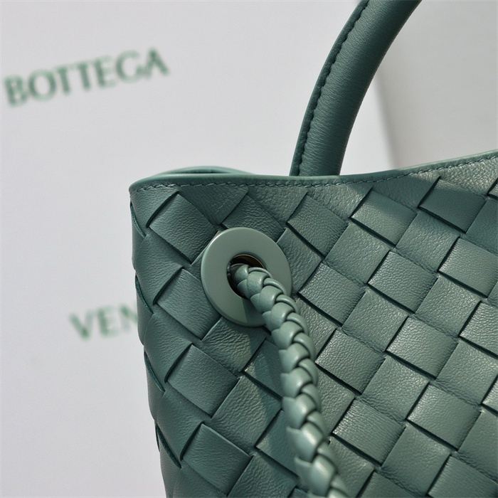 BOTTEGA VENETA 보테가베네타 안디아모 미디엄 토트백 84630 2024/신상