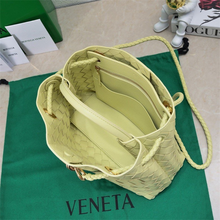 BOTTEGA VENETA 보테가베네타 안디아모 스몰 토트백 74630 2024/신상