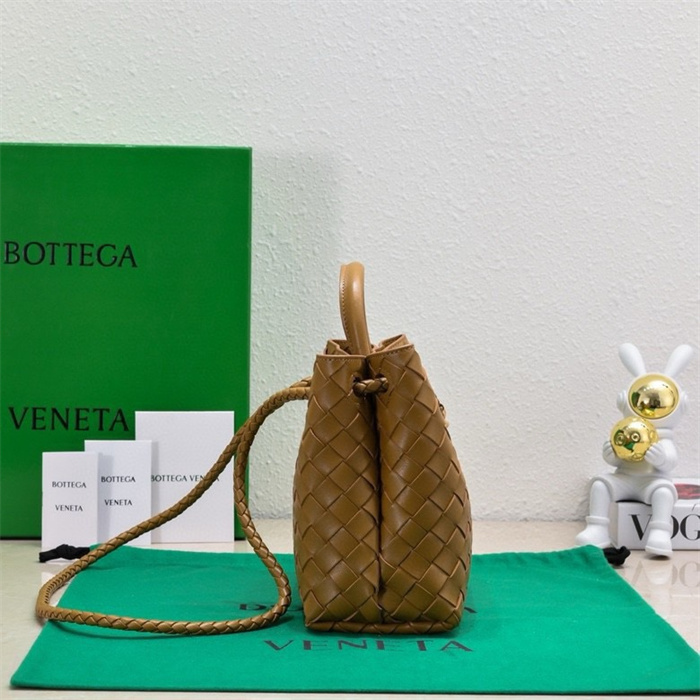 BOTTEGA VENETA 보테가베네타 안디아모 스몰 토트백 74630 2024/신상