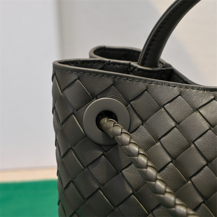 BOTTEGA VENETA 보테가베네타 안디아모 스몰 토트백 74630 2024/신상