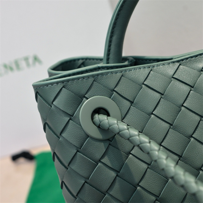 BOTTEGA VENETA 보테가베네타 안디아모 스몰 토트백 74630 2024/신상