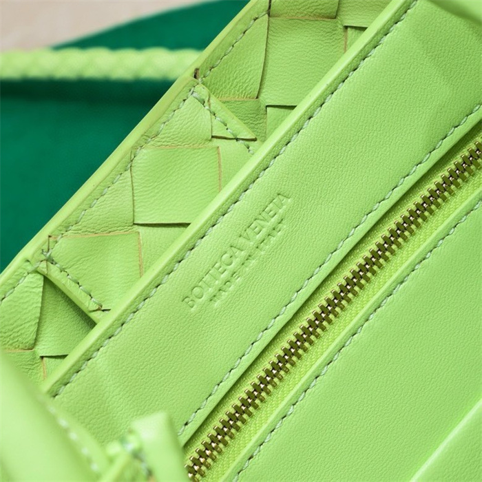 BOTTEGA VENETA 보테가베네타 안디아모 스몰 토트백 74630 2024/신상