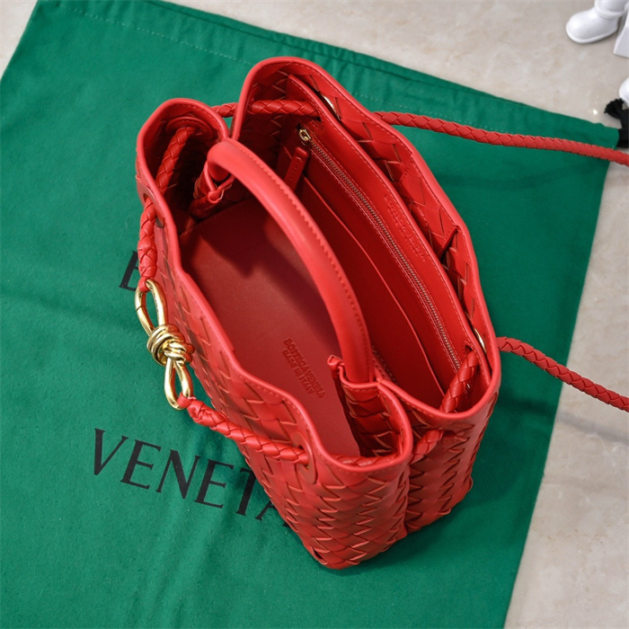 BOTTEGA VENETA 보테가베네타 안디아모 스몰 토트백 74630 2024/신상