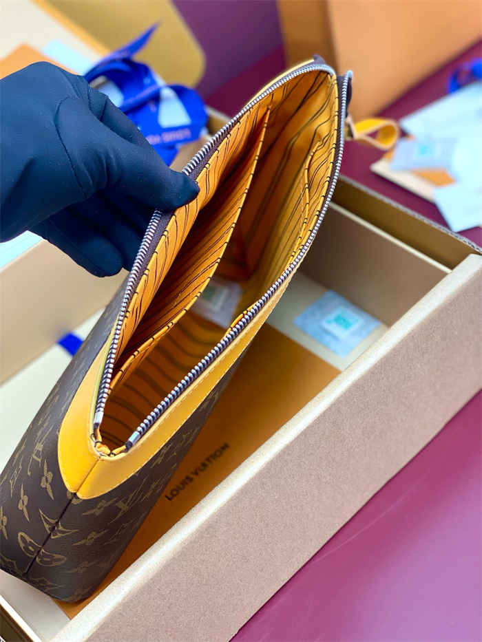LOUIS VUITTON 루이비통 포쉐트 보야주 클러치백 M13199 2024/신상 5COLOR