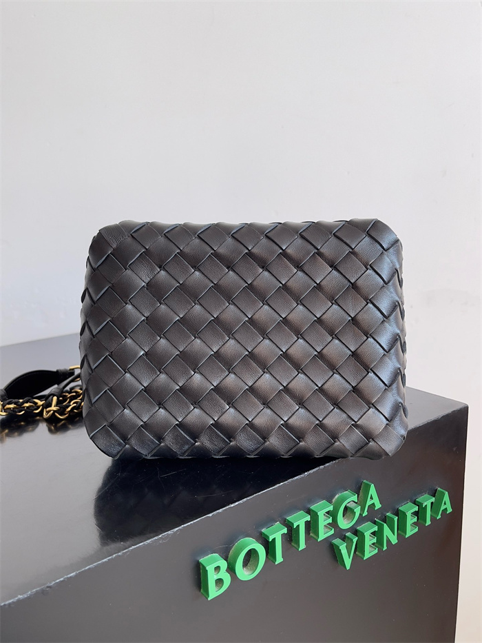 BOTTEGA VENETA 보테가베네타 패러슈트 스몰 크로스백 817175 2024/신상