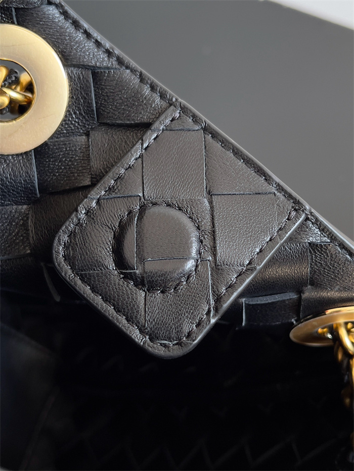 BOTTEGA VENETA 보테가베네타 패러슈트 스몰 크로스백 817175 2024/신상