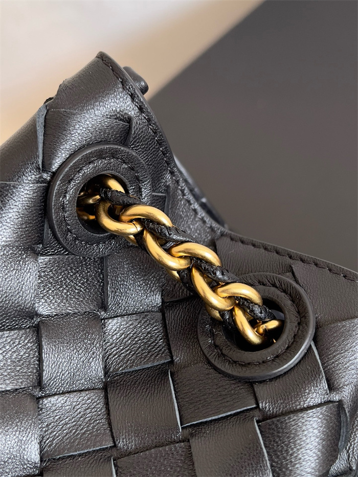 BOTTEGA VENETA 보테가베네타 패러슈트 스몰 크로스백 817175 2024/신상